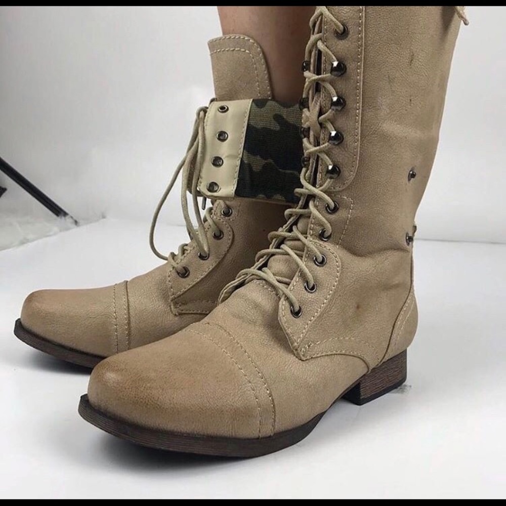 Bran new cammo boots Size: 7 1/2 - Picture 5 of 5